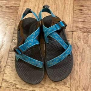 Chaco Kid's 5 Strap Sandals vguc